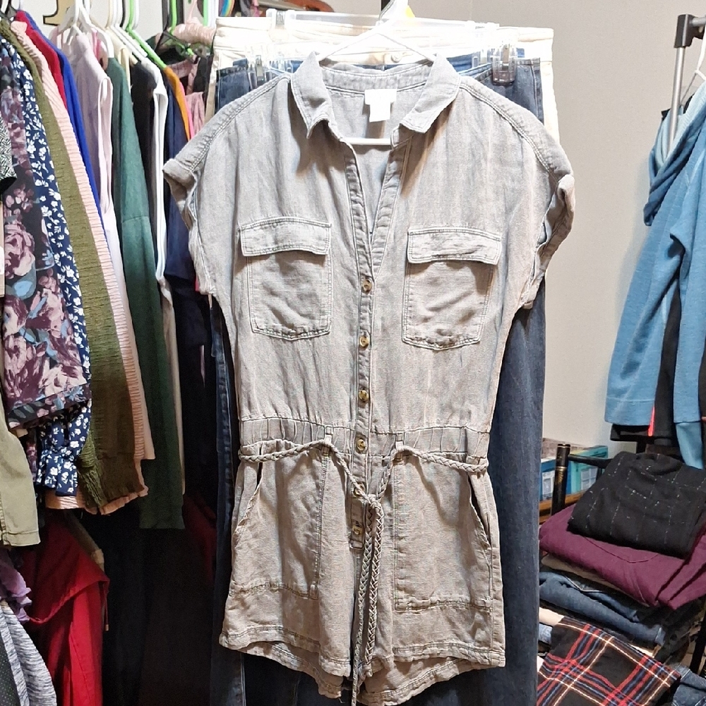 Stylish Gray Button-Down Romper Shorts